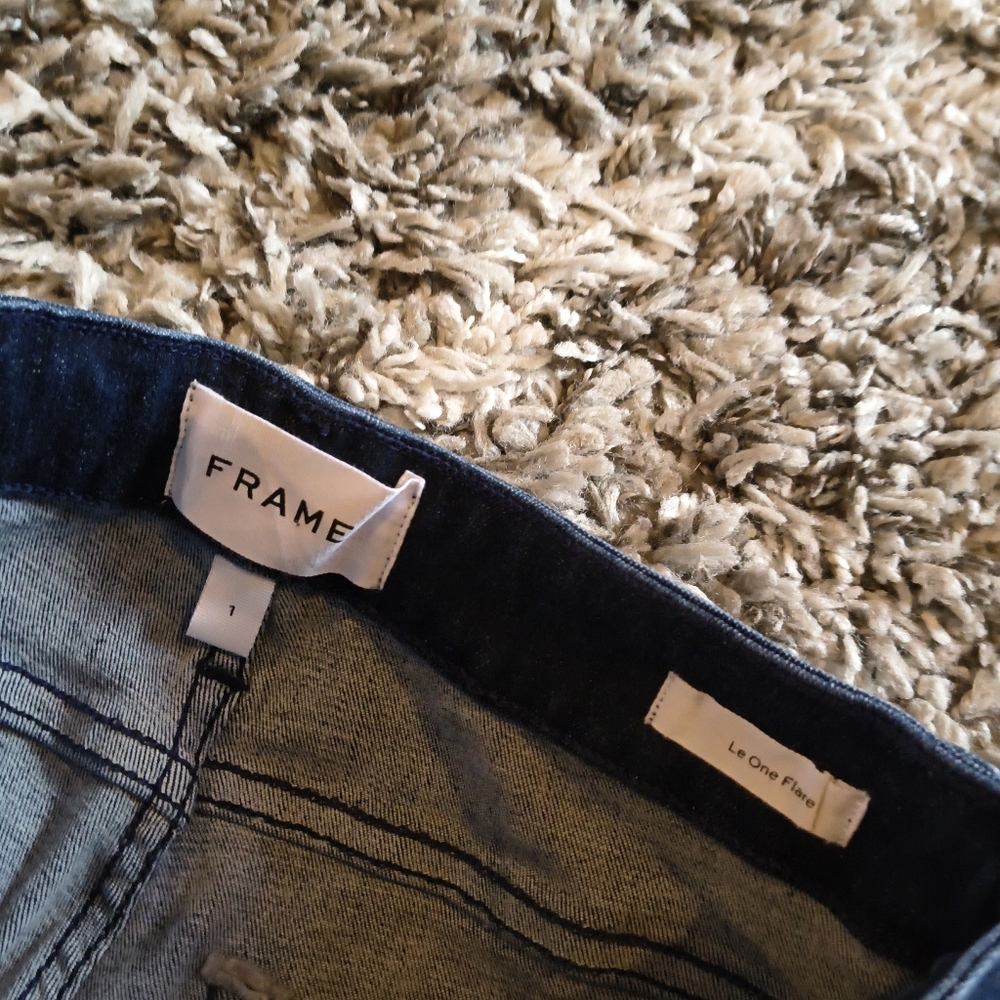 FRAME Le One Flare Jeans in Keller Wash - Picture 4 of 5